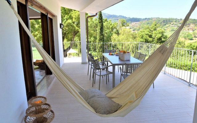 Belvilla by OYO Villa Alexa