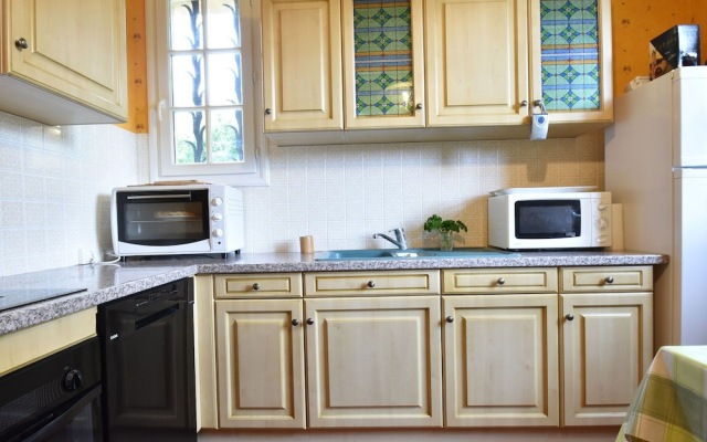 Beautiful Villa with Tennis Court in Dordogne, France