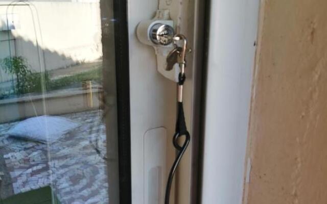 Studio et piscine au sel