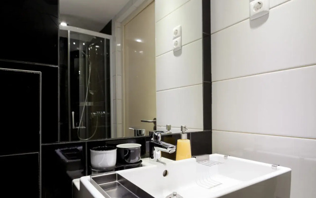 Kadar Apartments
