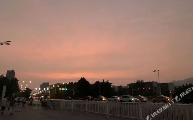 Yuecheng Holiday Hotel