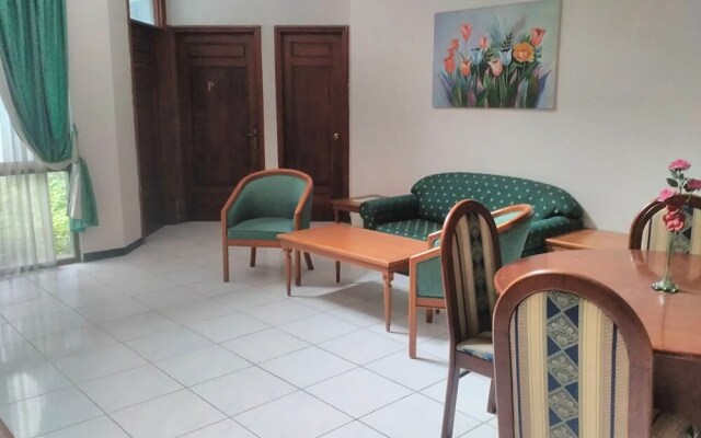 Hotel Istana Permata Juanda