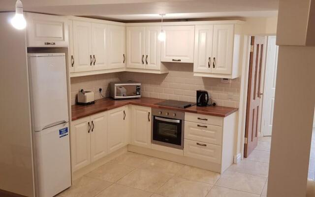 3 Bedroom newly furnished cork city