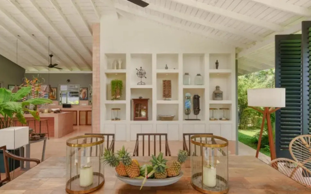 Cool and Contemporary Hilltop Villa With Ocean Views