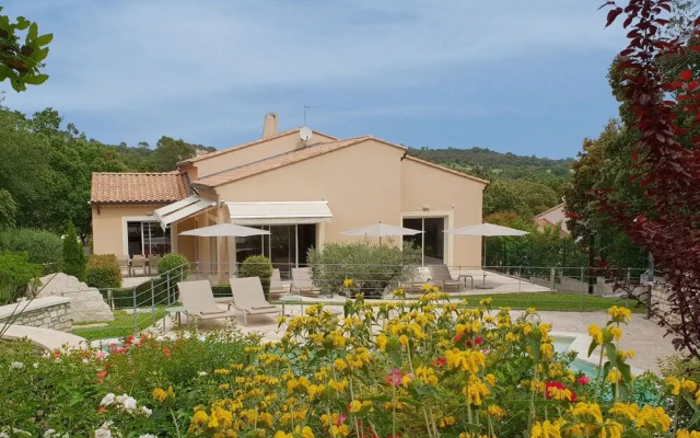 Attractive Holiday Home in Vézénobres With Swimming Pool