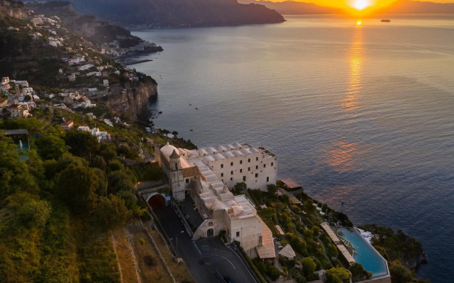 Monastero Santa Rosa Hotel & Spa