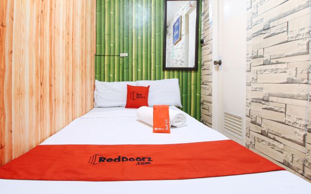 RedDoorz near OWWA Pasay