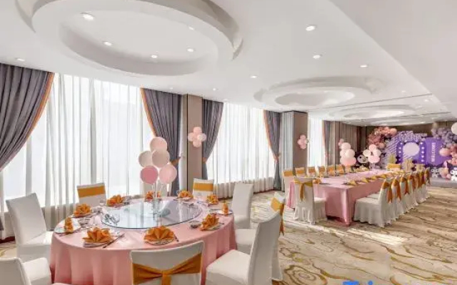 Royal Plaza Hotel
