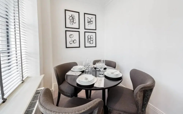 Classy 2 Bedroom Apartment By The Thames