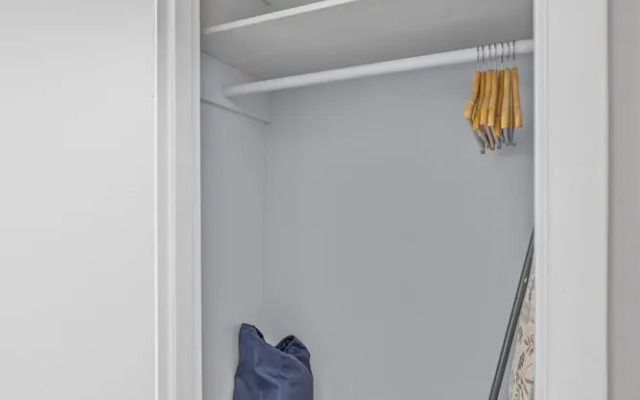 881 Furnished Apartments