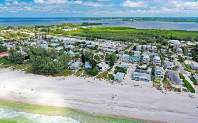 Palm Isle 3201 by RedAwning