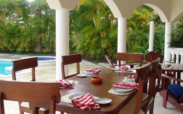 3br Villa With Vip Access - All Inclusive Program With Alcohol Included