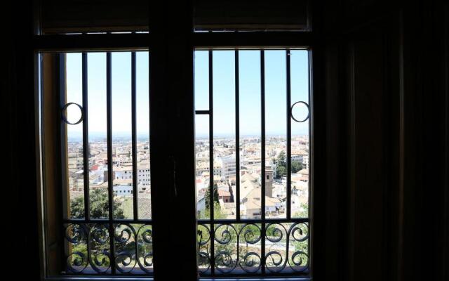 Carmen en el Albaicín con Jardin y Vistas