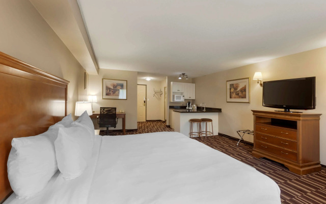 Best Western Plus Orillia Hotel