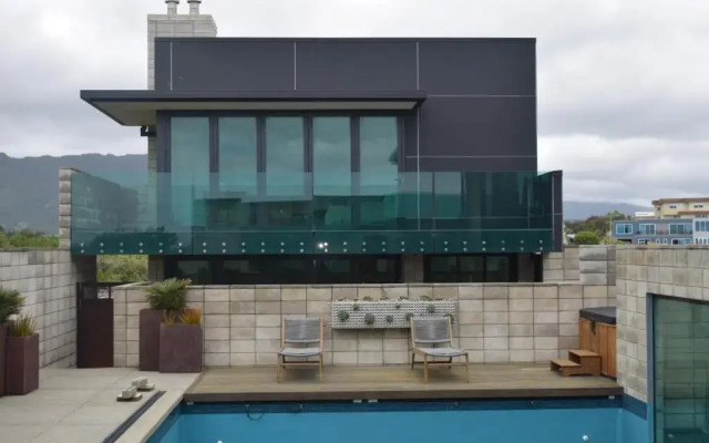 157 Field Way Luxury Lodge