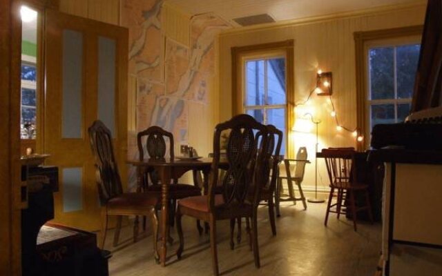 Auberge du Café chez Sam