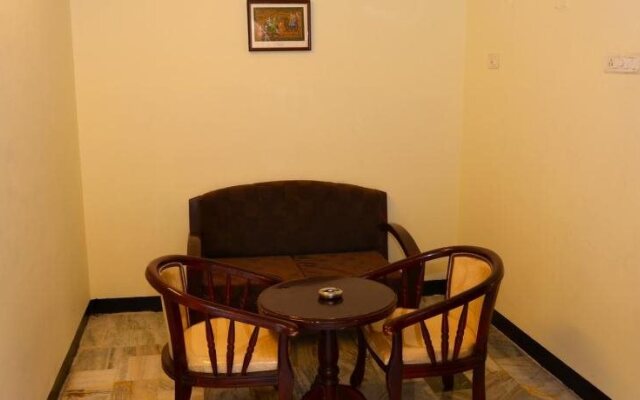 Hotel Raya's & Annexe 1