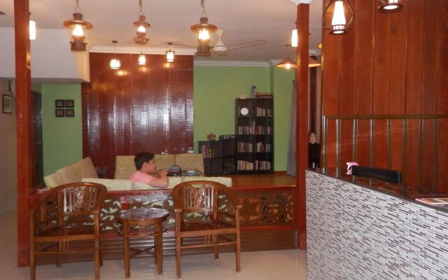 Travellers Planet Hotel & Guest House
