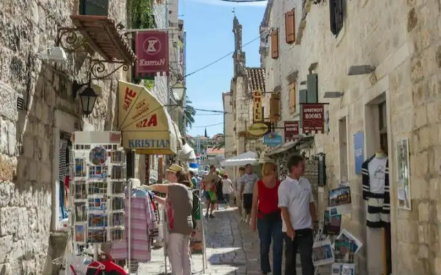 Lux Trogir