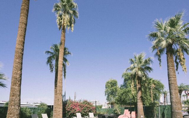 Egyptian Motor Hotel, Bw Signature Collection