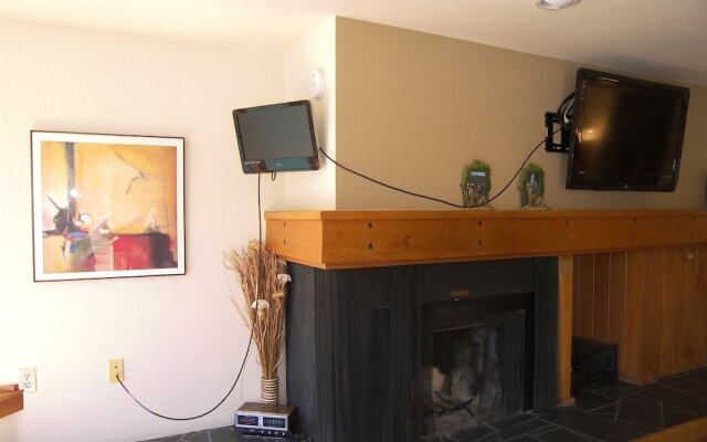 Lakeshore 1 Ba Studio condo by RedAwning