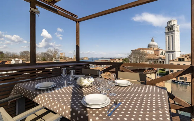 Sea to Sky Apartments Faville