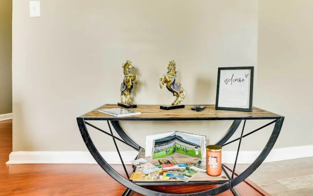 Louisville Apartment - Walk to Restaurants!