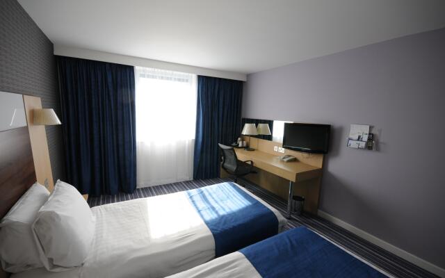 Holiday Inn Express Leigh - Sports Village, an IHG Hotel