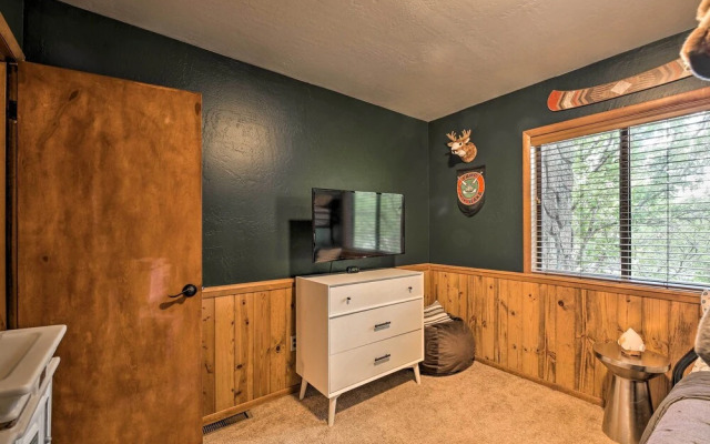 Deck + Yard: Family-friendly Pinetop Retreat