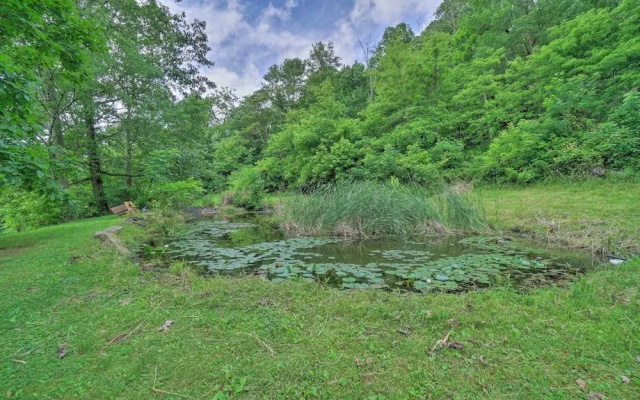 Quaint Zanesville Home w/ Game Room & Yard!