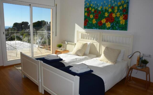 Villa Sitges Loto Amaizing View Confortable AC 20 minutes walk Sitges beaches