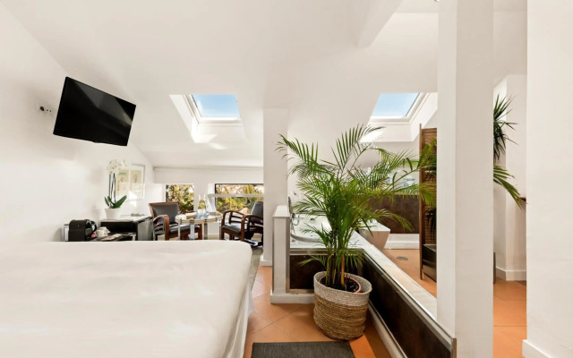 Molo Luxury Suites Puerto Banus