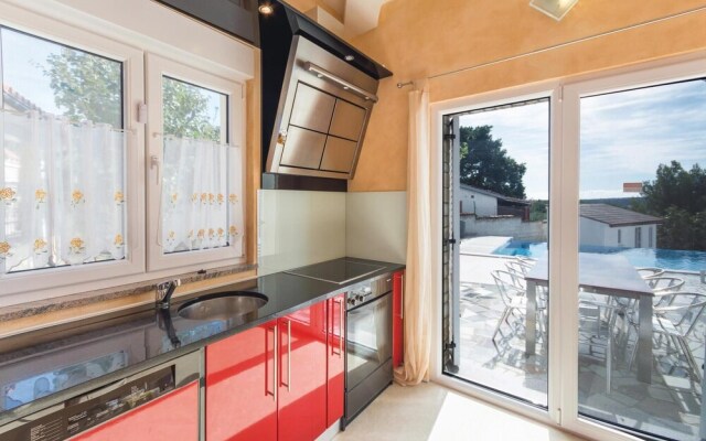 Amazing Home in Medulin With Wifi and 6 Bedrooms