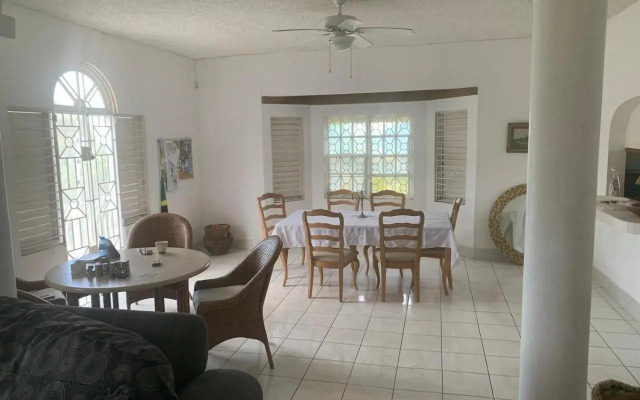 3 Br Townhouse In Montego Bay - Prj 1456