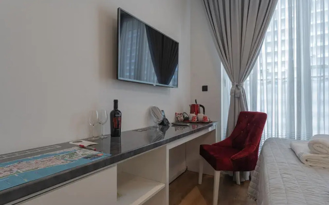 Sky & Sun Luxury Rooms