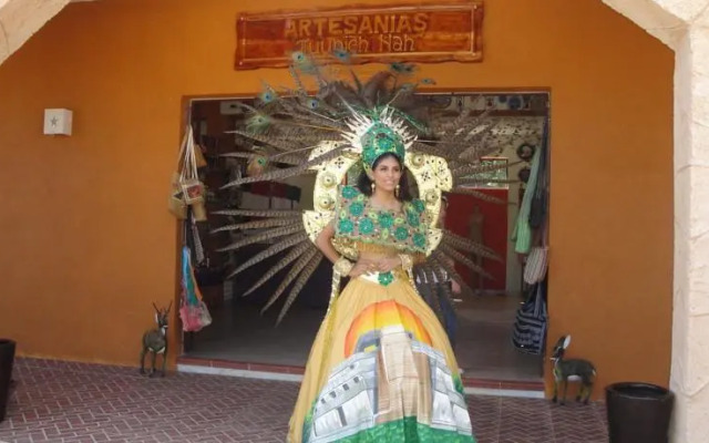 Parador Turistico Xaman Ek