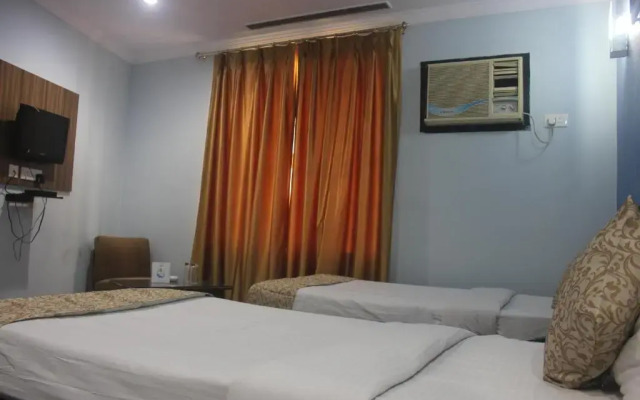 OYO 9265 Blue Lagoon Premium Hotel