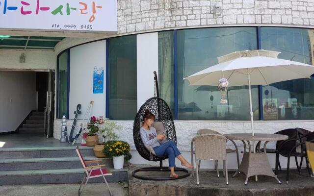 Seaside Sunrise Pension