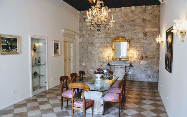 SUNce Palace Apartments with free offsite parking