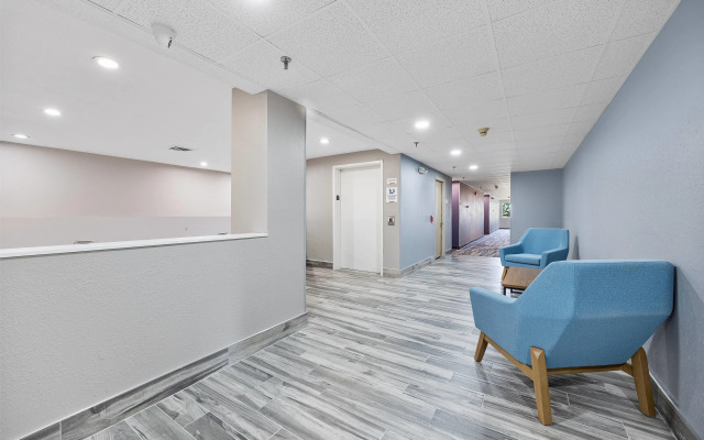 Howard Johnson by Wyndham Urbana