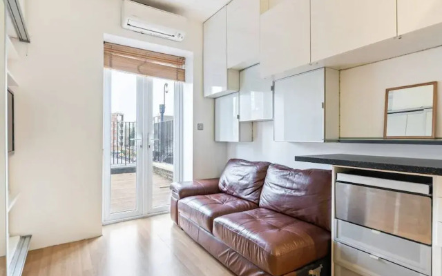 Modern Studio With Terrace in Marylebone