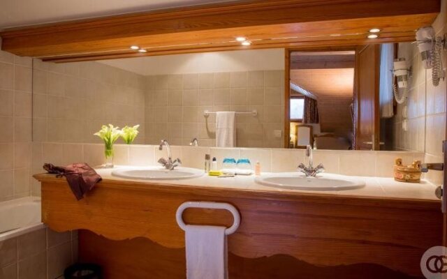 Lancolie "Chalet Du Lac"