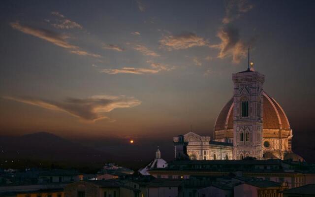 Grand Piano Apartment