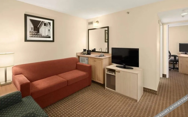 Travelodge Suites Halifax Dartmouth