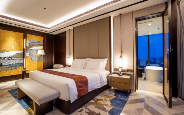 Arjuna Solitaire Hotel