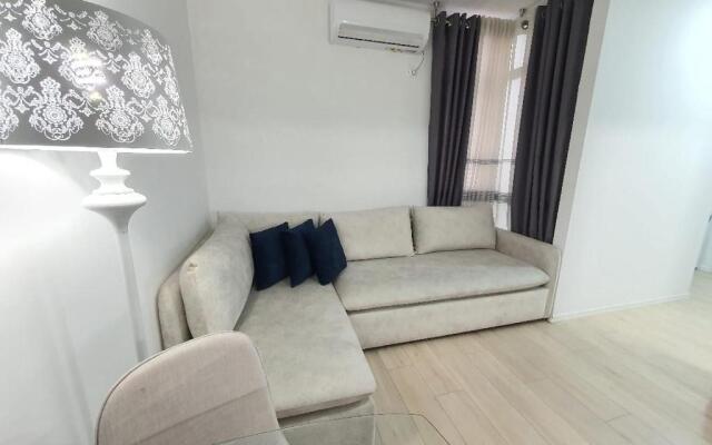 Miku Apartment -Charming Studio at Myslym Shyri