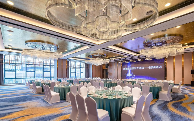 Grand Metropark Liyuan Hotel