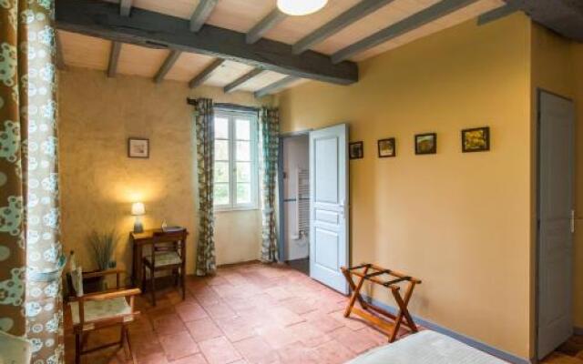 Au Mas Des Calmettes