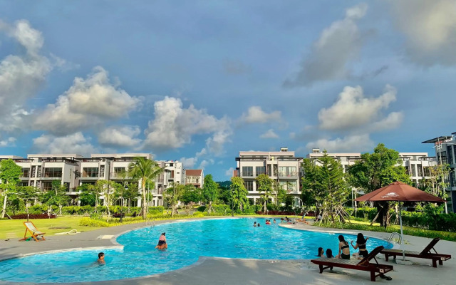 Minimalist & Modern Apartment I