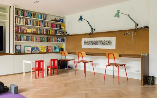 Elegant Primrose Hill Townhouse With Garden